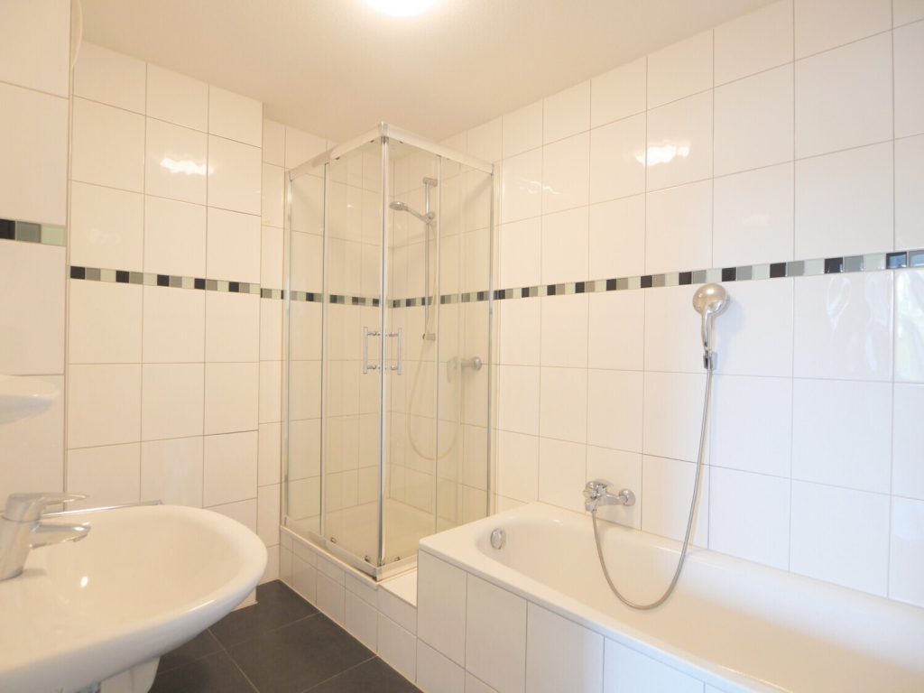 Immobilienangebot - Herzogenrath - Alle - Wohnkomfort auf 2 Ebenen – Bezugsfreie 4,5-Zimmer Maisonette-Wohnung mit Balkon in Herzogenrath!