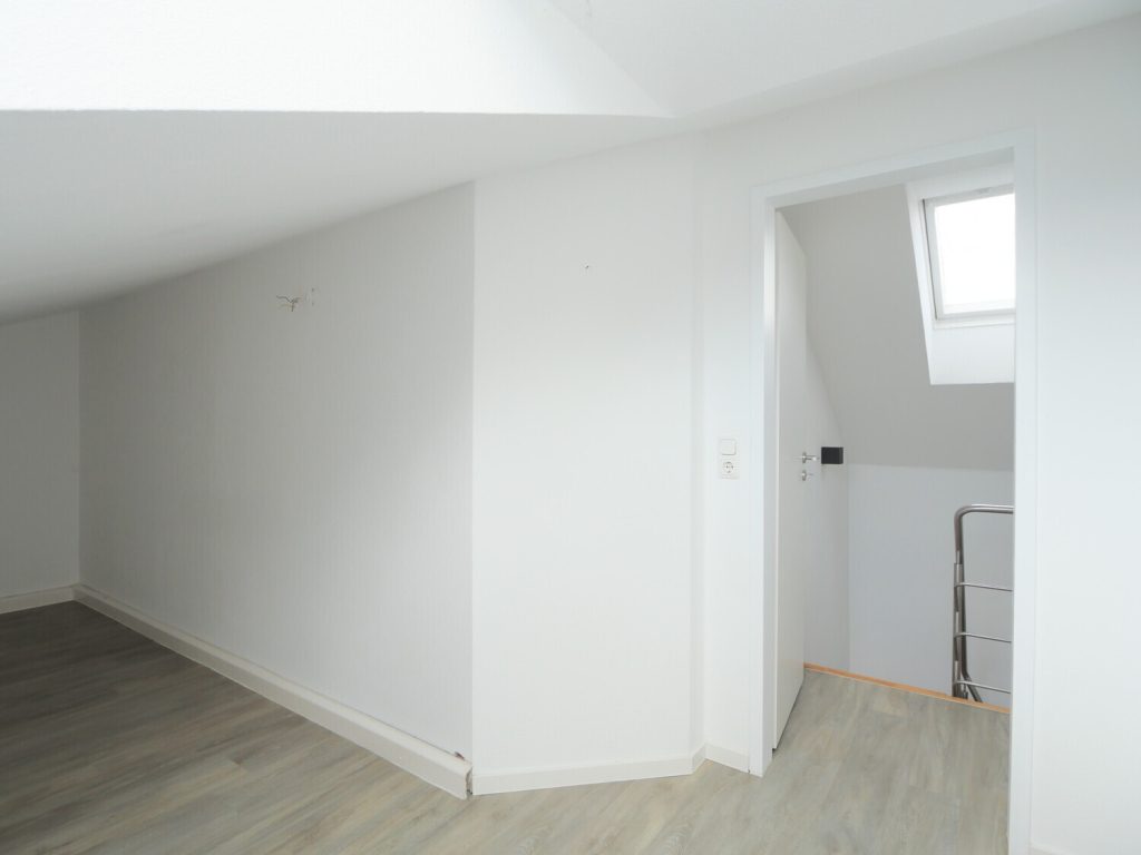 Immobilienangebot - Herzogenrath - Alle - Wohnkomfort auf 2 Ebenen – Bezugsfreie 4,5-Zimmer Maisonette-Wohnung mit Balkon in Herzogenrath!