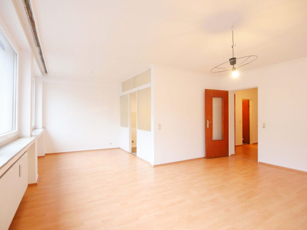 Immobilienangebot - Aachen - Alle - Geräumige 3-Zimmer-Wohnung mit Balkon im Aachener Zentrum!