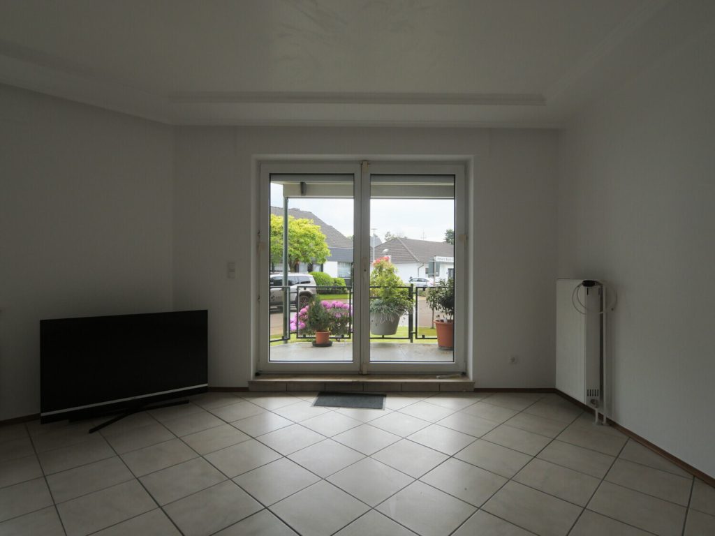 Immobilienangebot - Würselen - Alle - Geräumige 3 Zimmer-Erdgeschosswohnung mit Balkon + PKW Stellplatz in Würselen