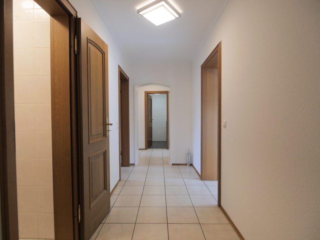 Immobilienangebot - Würselen - Alle - Geräumige 3 Zimmer-Erdgeschosswohnung mit Balkon + PKW Stellplatz in Würselen