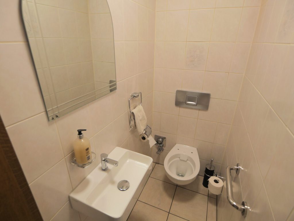 Immobilienangebot - Würselen - Alle - Geräumige 3 Zimmer-Erdgeschosswohnung mit Balkon + PKW Stellplatz in Würselen