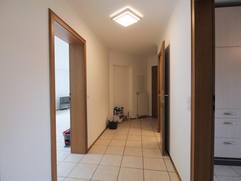 Immobilienangebot - Würselen - Alle - Geräumige 3 Zimmer-Erdgeschosswohnung mit Balkon + PKW Stellplatz in Würselen
