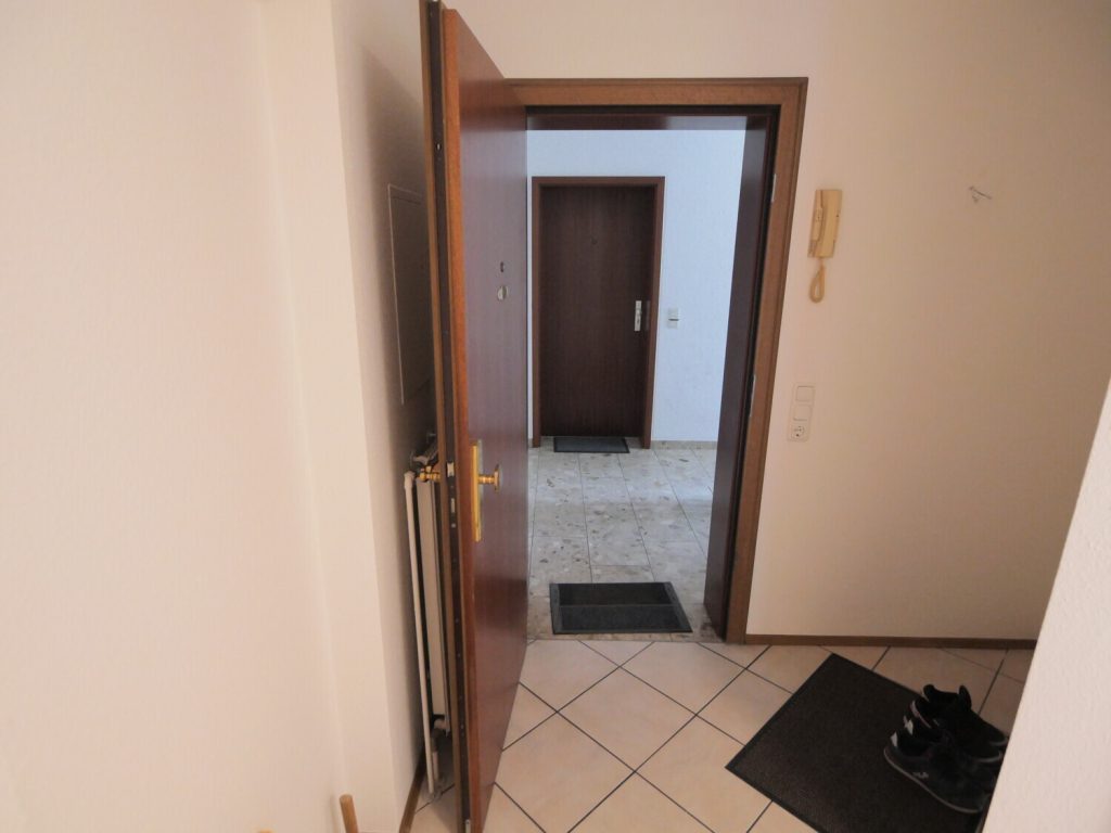 Immobilienangebot - Würselen - Alle - Geräumige 3 Zimmer-Erdgeschosswohnung mit Balkon + PKW Stellplatz in Würselen