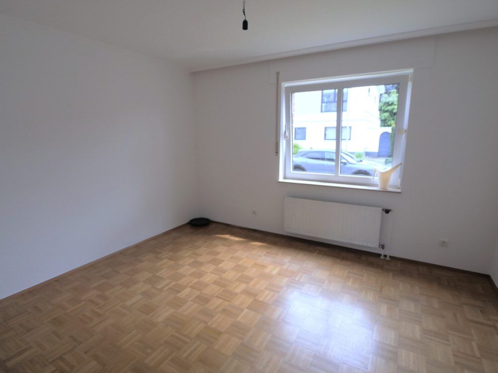 Immobilienangebot - Würselen - Alle - Geräumige 3 Zimmer-Erdgeschosswohnung mit Balkon + PKW Stellplatz in Würselen