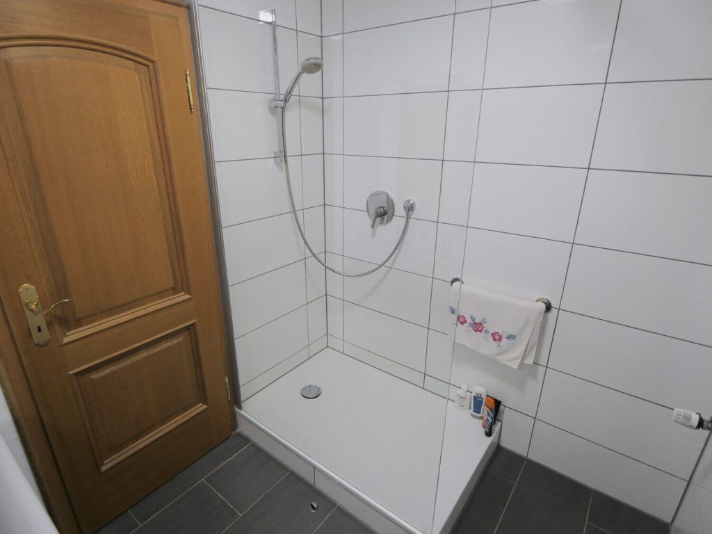 Immobilienangebot - Würselen - Alle - Geräumige 3 Zimmer-Erdgeschosswohnung mit Balkon + PKW Stellplatz in Würselen