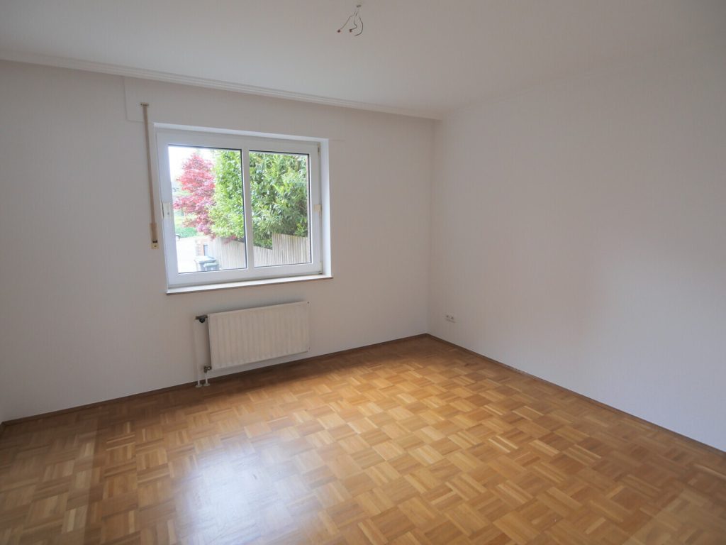 Immobilienangebot - Würselen - Alle - Geräumige 3 Zimmer-Erdgeschosswohnung mit Balkon + PKW Stellplatz in Würselen