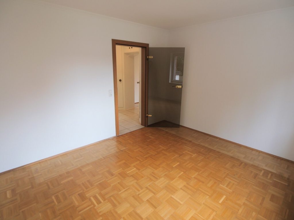 Immobilienangebot - Würselen - Alle - Geräumige 3 Zimmer-Erdgeschosswohnung mit Balkon + PKW Stellplatz in Würselen