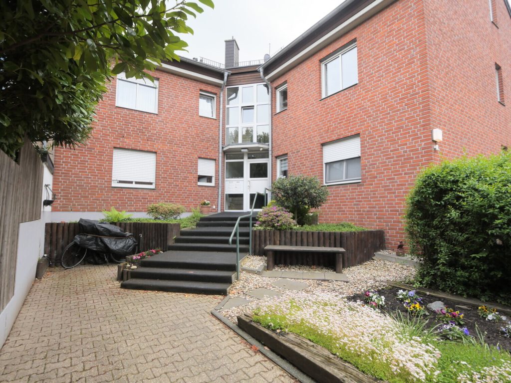 Immobilienangebot - Würselen - Alle - Geräumige 3 Zimmer-Erdgeschosswohnung mit Balkon + PKW Stellplatz in Würselen