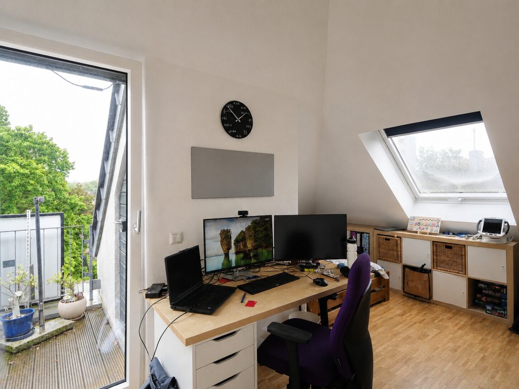 Immobilienangebot - Aachen - Alle - Großzügige 3-Zimmer-Dachgeschosswohnung mit Dachterrasse, 2 Bädern und Aufzug in Haaren!
