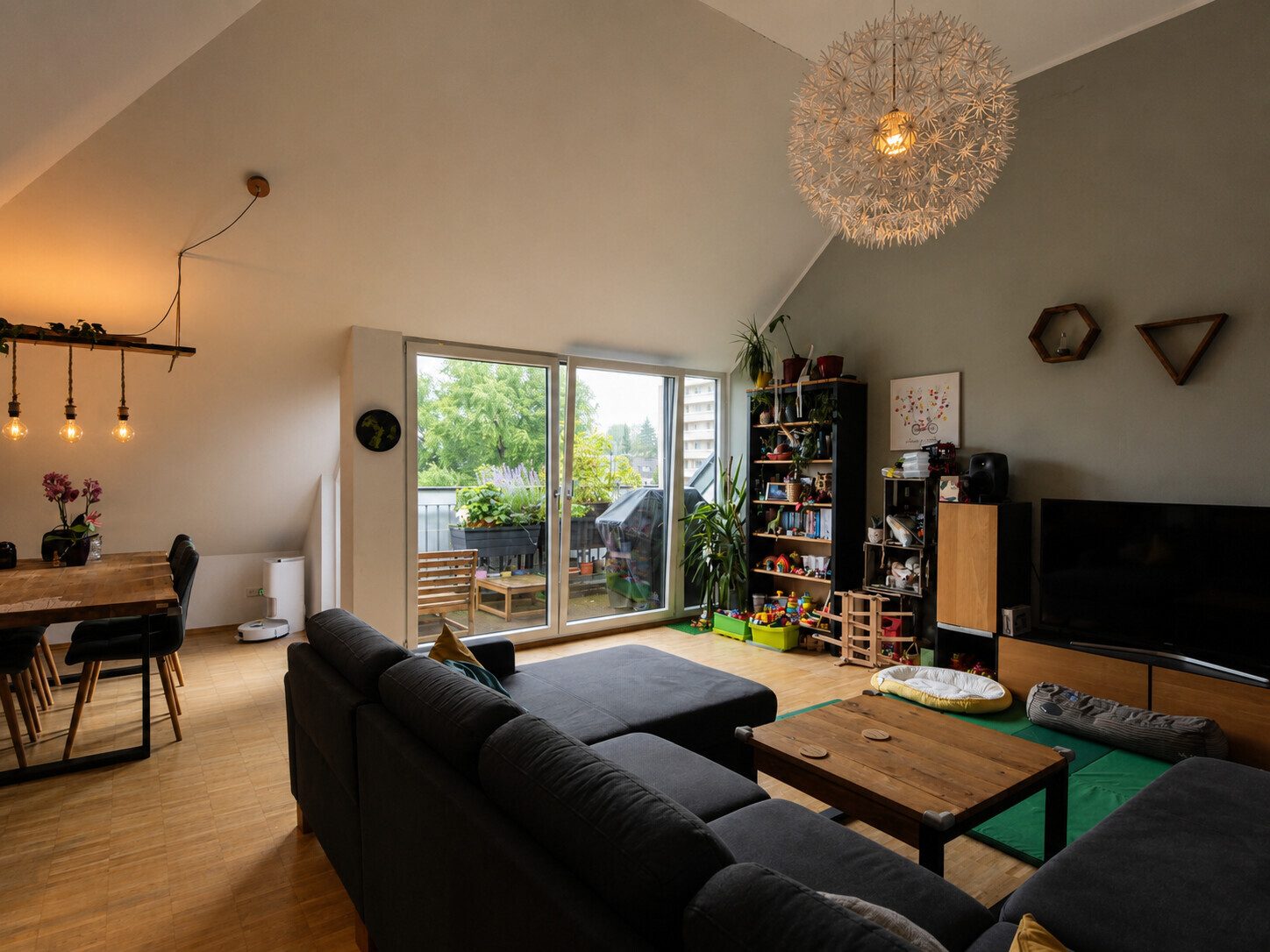 Immobilienangebot - Aachen - Alle - Großzügige 3-Zimmer-Dachgeschosswohnung mit Dachterrasse, 2 Bädern und Aufzug in Haaren!