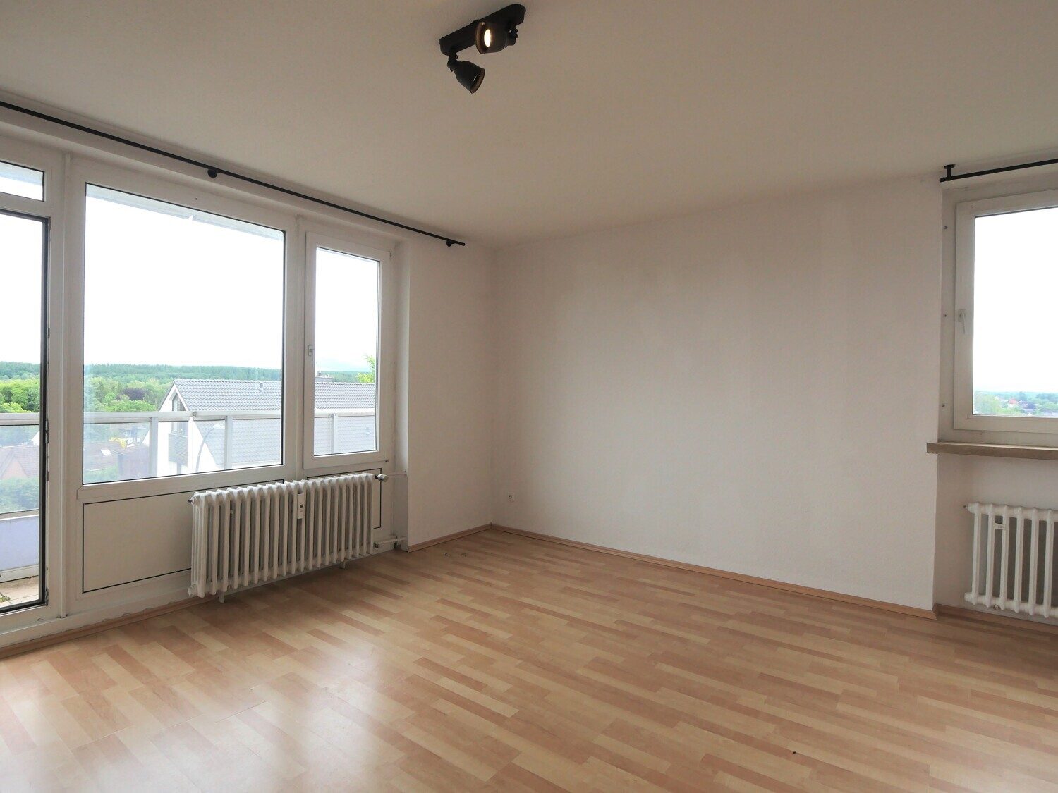Immobilienangebot - Aachen - Alle - Gut geschnittene 2-Zimmer-Wohnung mit großem Balkon in Aachen-Walheim!