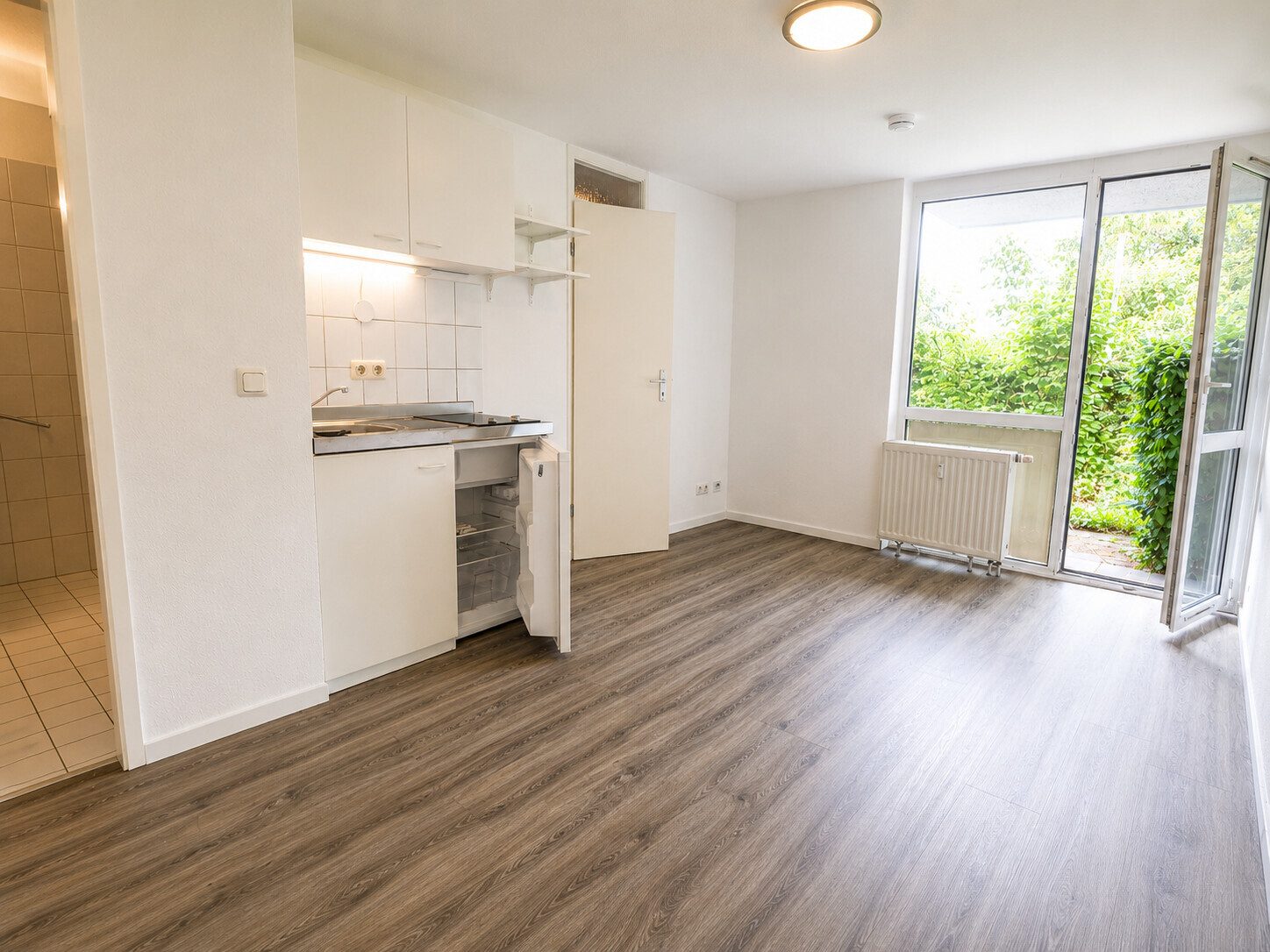 Immobilienangebot - Aachen - Alle - Bezugsfreies 1-Zimmer-Appartement mit Pantryküche und Terrasse in Aachen!