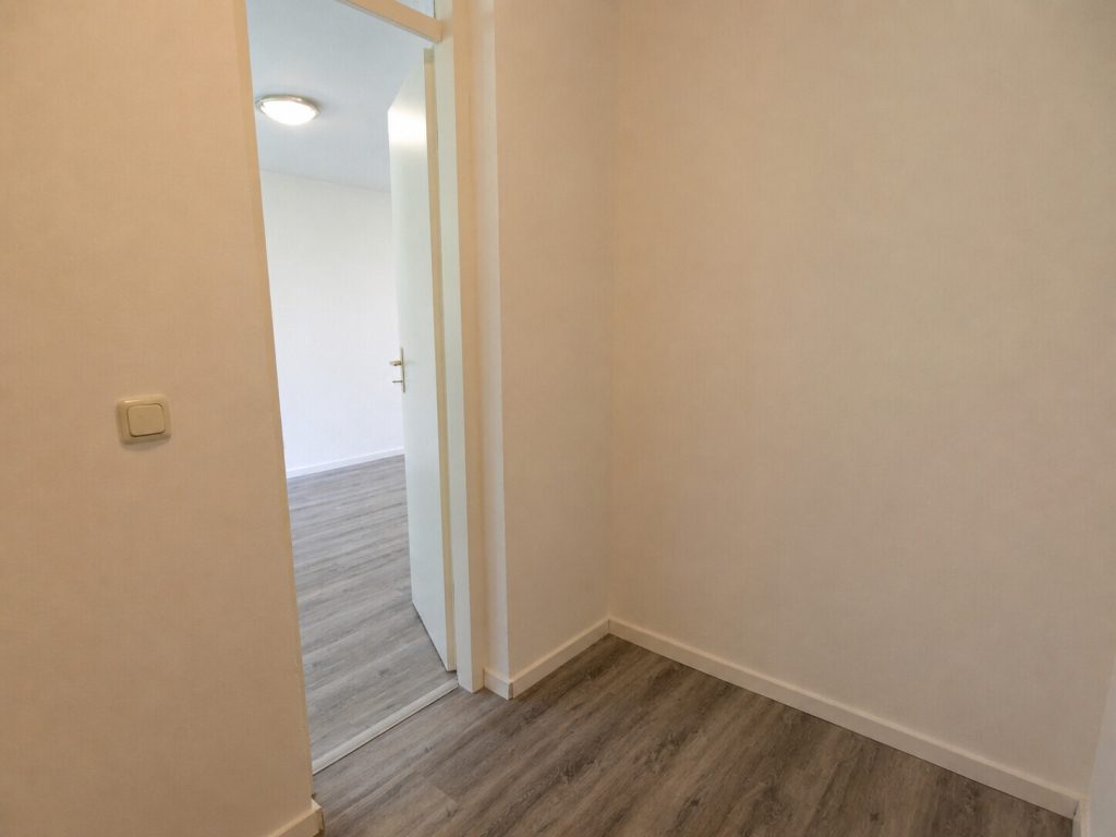 Immobilienangebot - Aachen - Alle - Bezugsfreies 1-Zimmer-Appartement mit Pantryküche und Terrasse in Aachen!