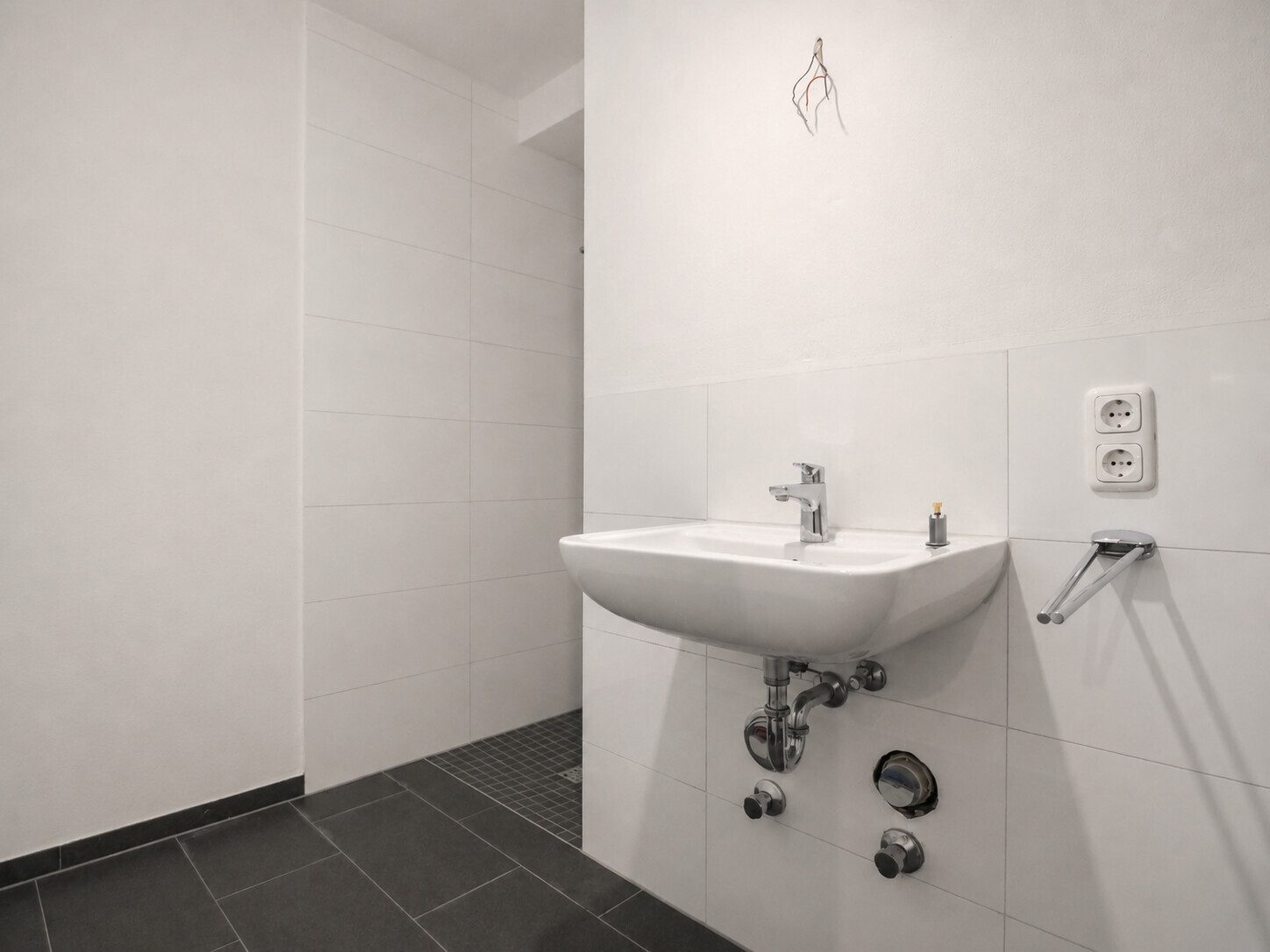 Badezimmer Immobilienangebot - Aachen - Alle - Bezugsfreie 4-Zimmer-Erdgeschosswohnung mit Terrasse – selbst einziehen oder attraktiv vermieten!