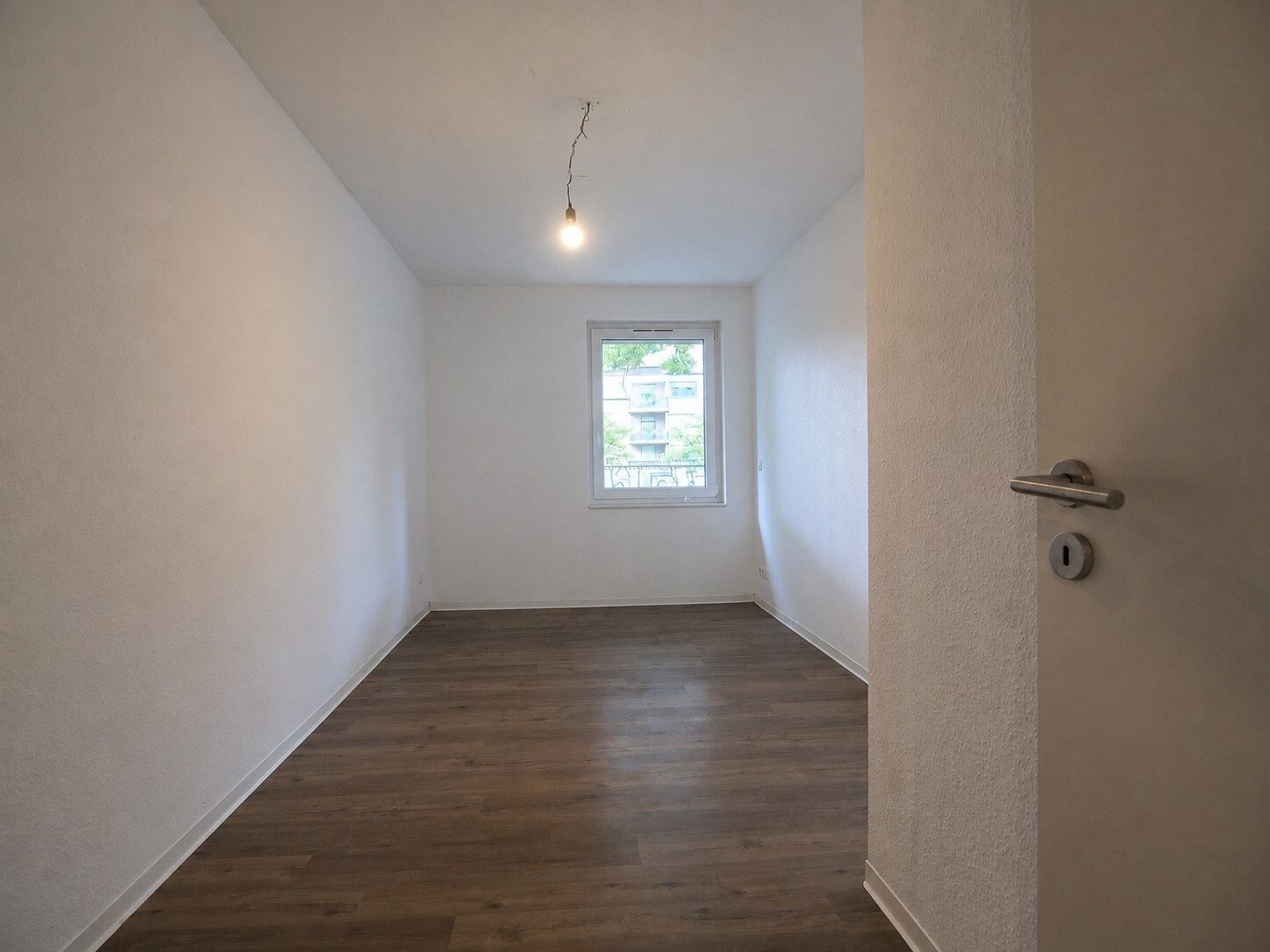 Schlafzimmer 1 Immobilienangebot - Aachen - Alle - Bezugsfreie 4-Zimmer-Erdgeschosswohnung mit Terrasse – selbst einziehen oder attraktiv vermieten!