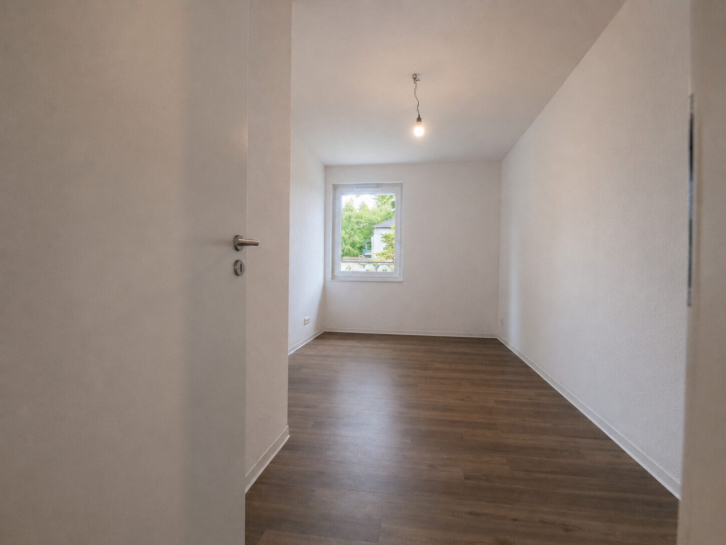 Schlafzimmer 2 Immobilienangebot - Aachen - Alle - Bezugsfreie 4-Zimmer-Erdgeschosswohnung mit Terrasse – selbst einziehen oder attraktiv vermieten!