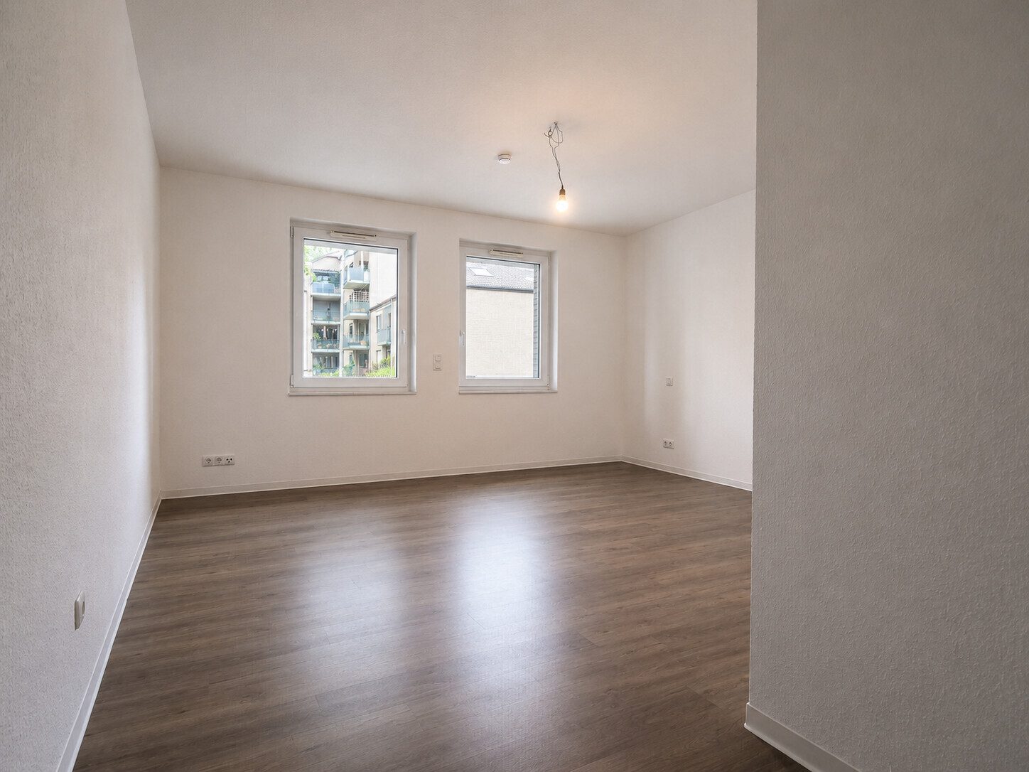 Schlafzimmer 3 Immobilienangebot - Aachen - Alle - Bezugsfreie 4-Zimmer-Erdgeschosswohnung mit Terrasse – selbst einziehen oder attraktiv vermieten!