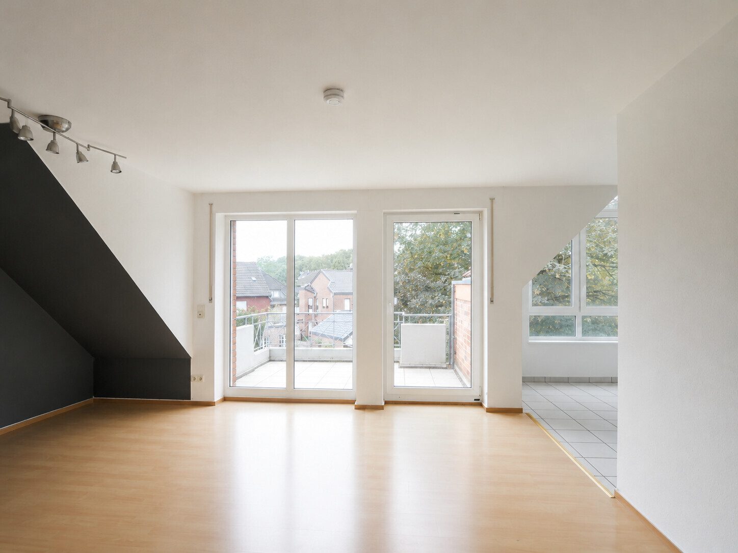 Immobilienangebot - Würselen / Bardenberg - Alle - Bezugsfreie Maisonettewohnung mit Balkon und Einbauküche in Würselen!