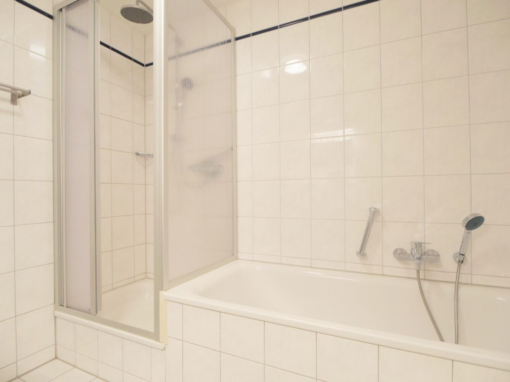 Immobilienangebot - Würselen / Bardenberg - Alle - Bezugsfreie Maisonettewohnung mit Balkon und Einbauküche in Würselen!