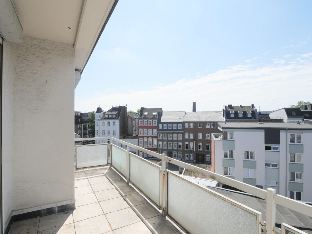 Immobilienangebot - Aachen - Alle - Attraktive 2-Zimmer-Wohnung mit großzügigem Balkon in der Aachener Innenstadt!