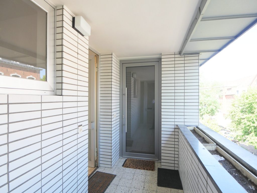 Immobilienangebot - Aachen - Alle - Attraktive 2-Zimmer-Wohnung mit großzügigem Balkon in der Aachener Innenstadt!