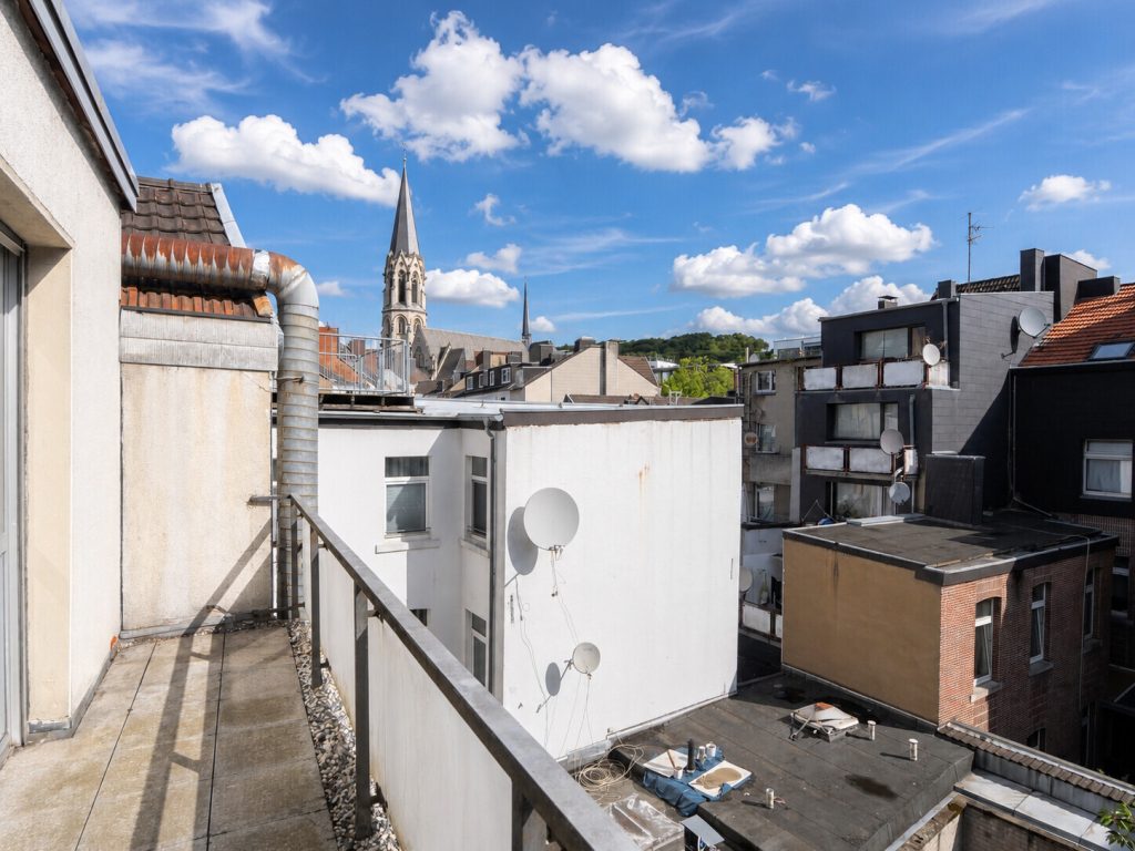 Immobilienangebot - Aachen - Alle - Bezugsfreie, WG-geeignete 3-Zimmer-Wohnung mit Balkon im Aachener Pontviertel!