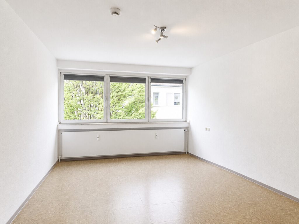 Immobilienangebot - Aachen - Alle - Bezugsfreie, WG-geeignete 3-Zimmer-Wohnung mit Balkon im Aachener Pontviertel!