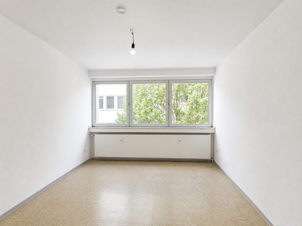 Immobilienangebot - Aachen - Alle - Bezugsfreie, WG-geeignete 3-Zimmer-Wohnung mit Balkon im Aachener Pontviertel!