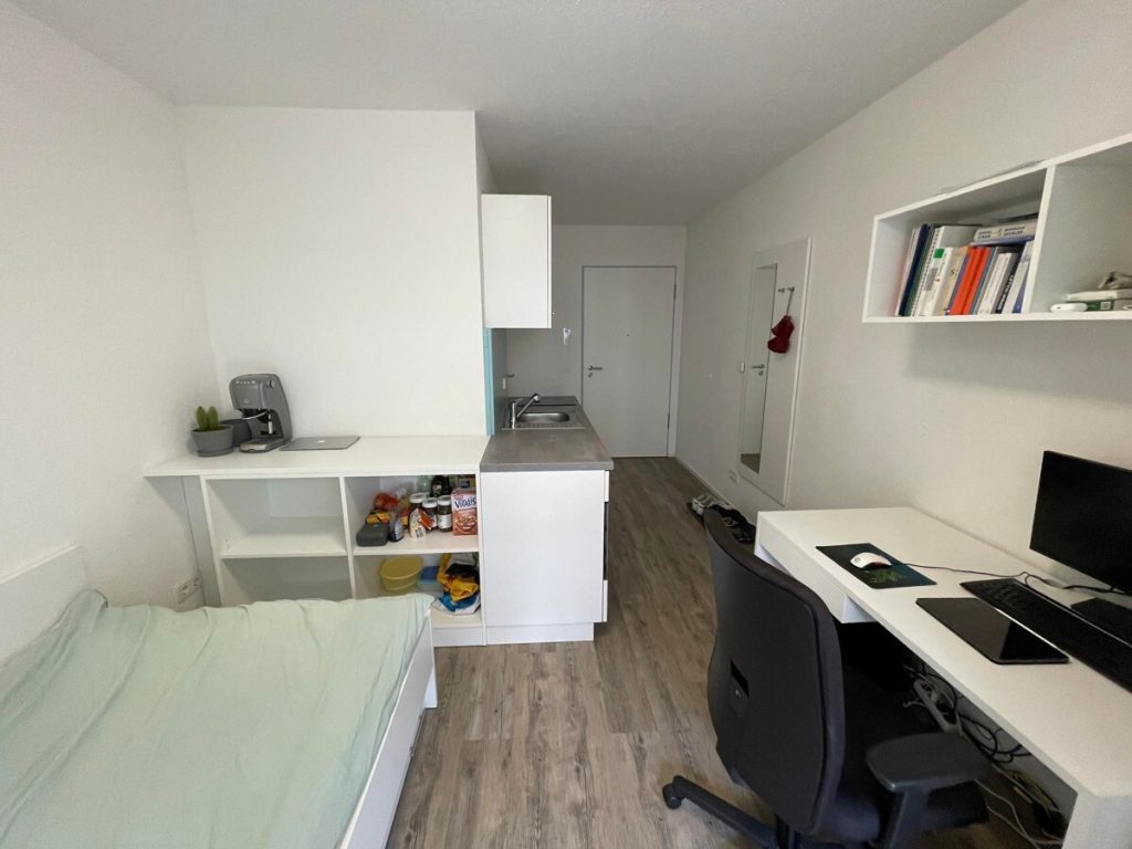 Wohn u Schlafbereich Immobilienangebot - Aachen - Alle - 1-Zimmer-Studentenappartment mit Balkon!