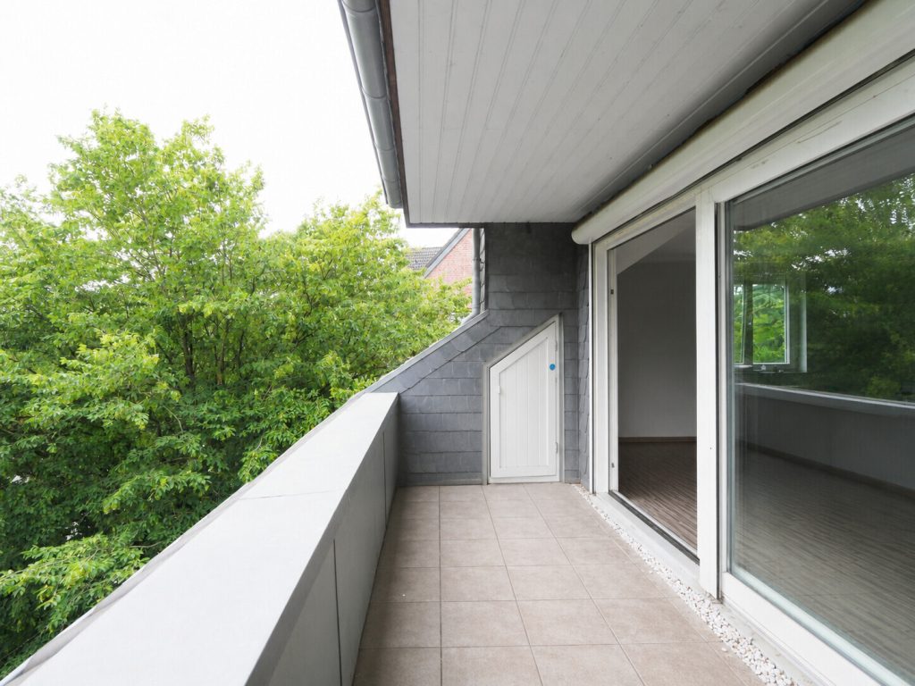 Immobilienangebot - Herzogenrath - Alle - Wohnkomfort auf 2 Ebenen – Bezugsfreie 4,5-Zimmer Maisonette-Wohnung mit Balkon in Herzogenrath!