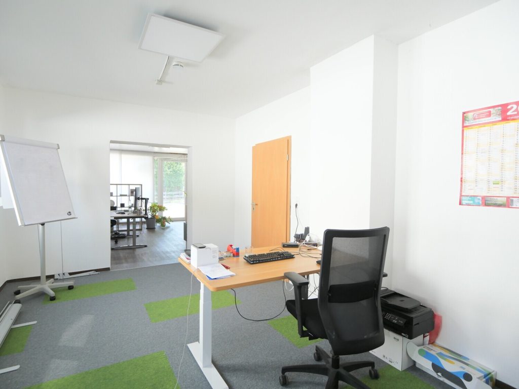 Immobilienangebot - Simmerath / Lammersdorf - Alle - Gewerbefläche in Lammersdorf – ca. 195 m² mit großzügigem Empfang, Büros, Lager und 2 Stellplätzen!
