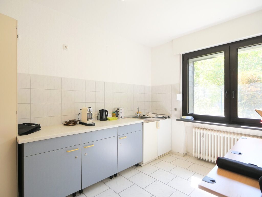 Immobilienangebot - Simmerath / Lammersdorf - Alle - Gewerbefläche in Lammersdorf – ca. 195 m² mit großzügigem Empfang, Büros, Lager und 2 Stellplätzen!