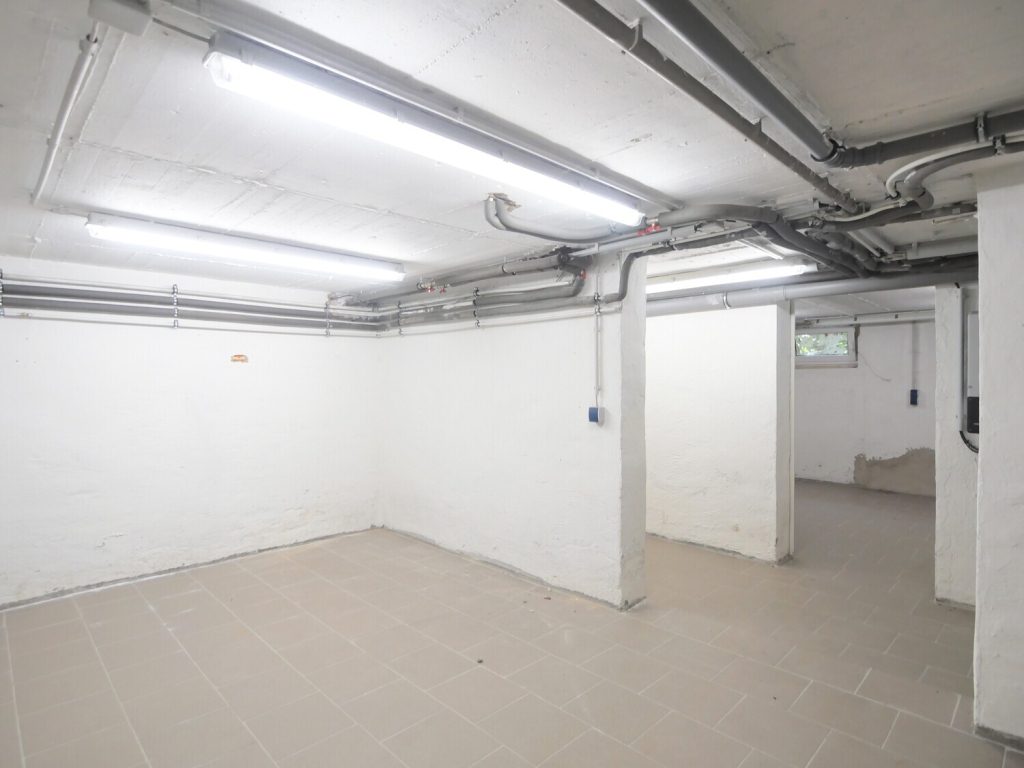 Immobilienangebot - Simmerath / Lammersdorf - Alle - Gewerbefläche in Lammersdorf – ca. 195 m² mit großzügigem Empfang, Büros, Lager und 2 Stellplätzen!