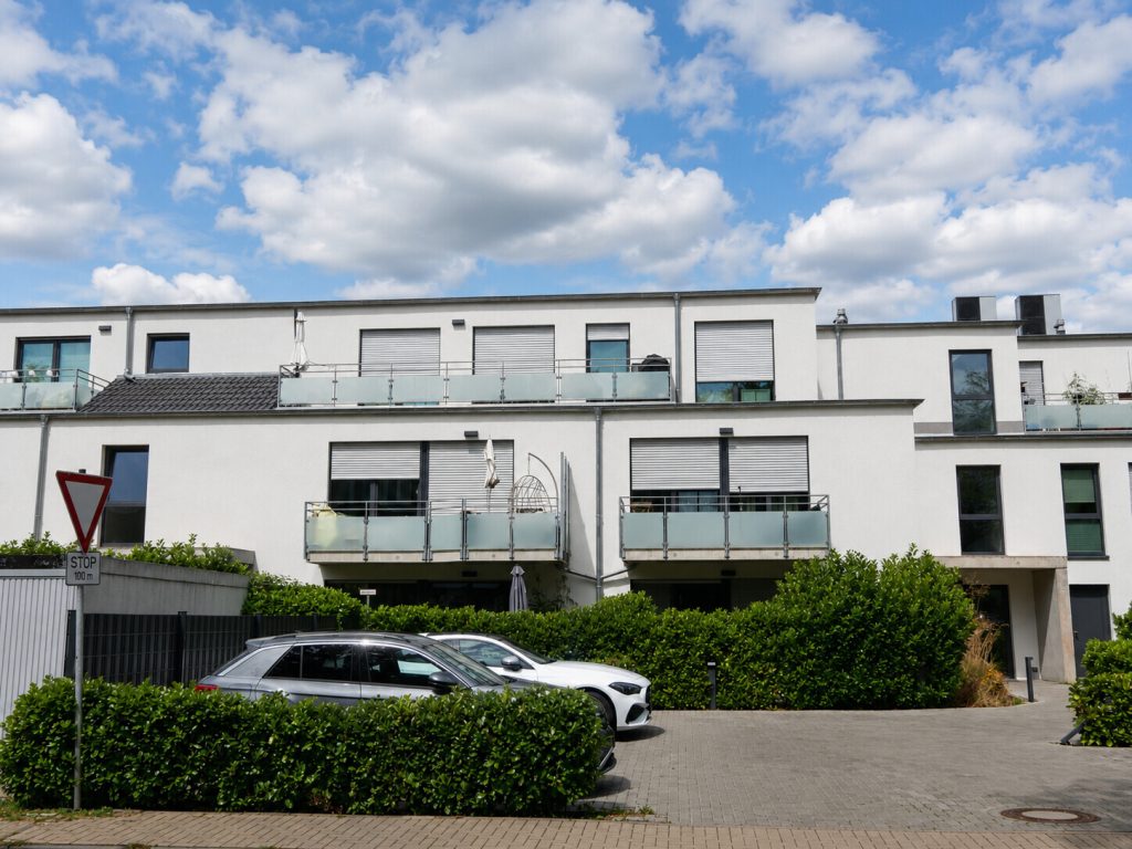 Immobilienangebot - Würselen - Alle - Exklusive, großzügige 4-Zimmer-Erdgeschosswohnung mit Terrasse & Pkw-Außenstellplatz in Würselen!