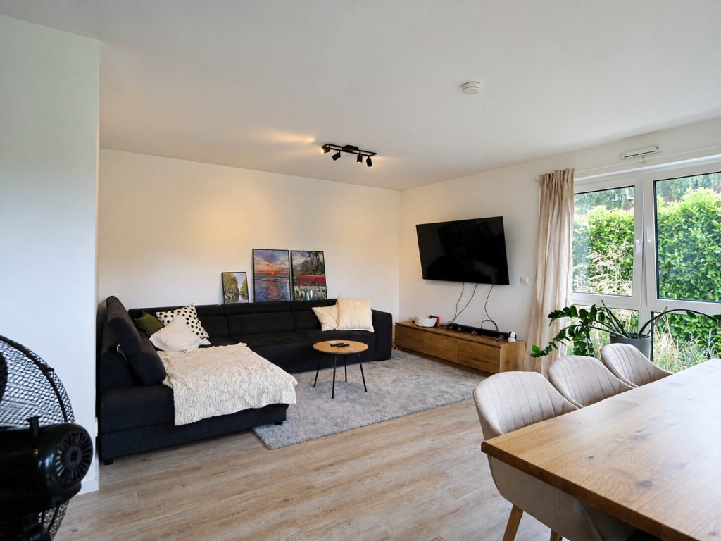 Immobilienangebot - Würselen - Alle - Exklusive, großzügige 4-Zimmer-Erdgeschosswohnung mit Terrasse & Pkw-Außenstellplatz in Würselen!