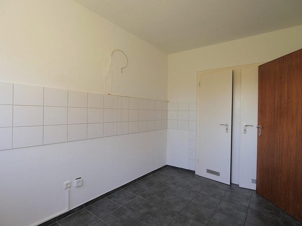 Immobilienangebot - Aachen / Beverau - Alle - Helle, bezugsfreie 3-Zimmer-Erdgeschosswohnung mit Loggia und Garage in Aachen Beverau!