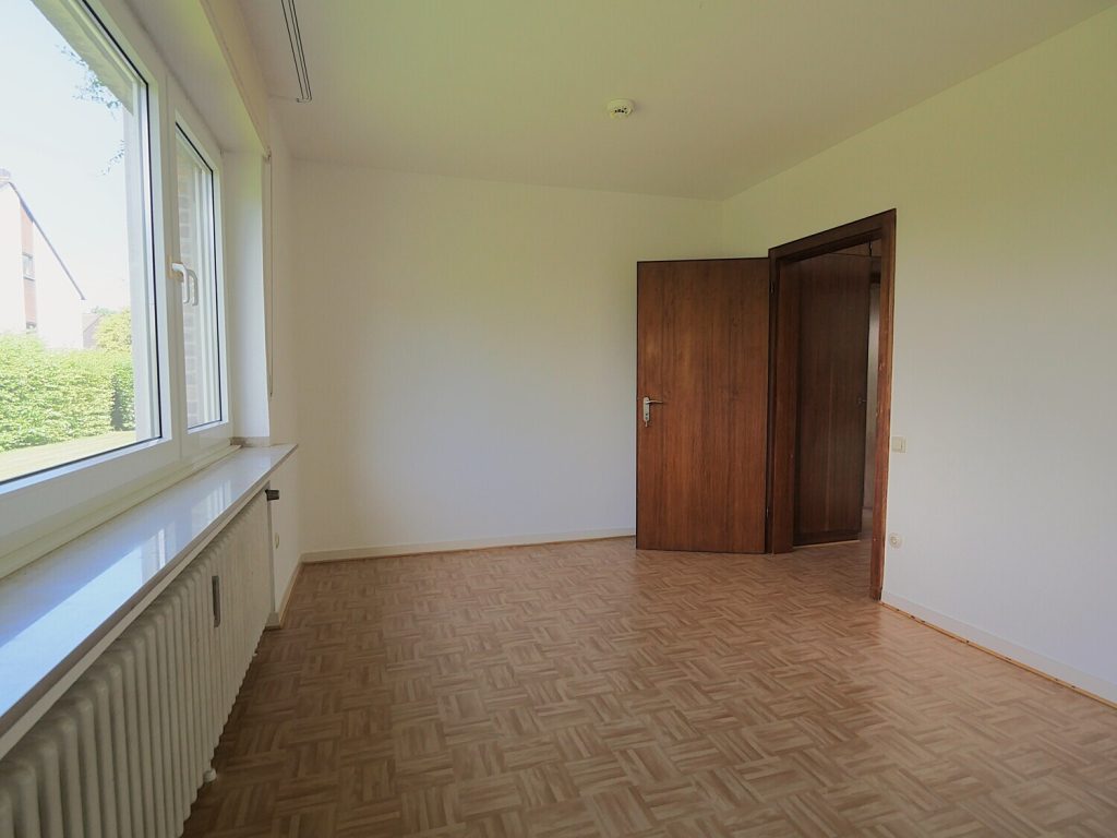 Immobilienangebot - Aachen / Beverau - Alle - Helle, bezugsfreie 3-Zimmer-Erdgeschosswohnung mit Loggia und Garage in Aachen Beverau!