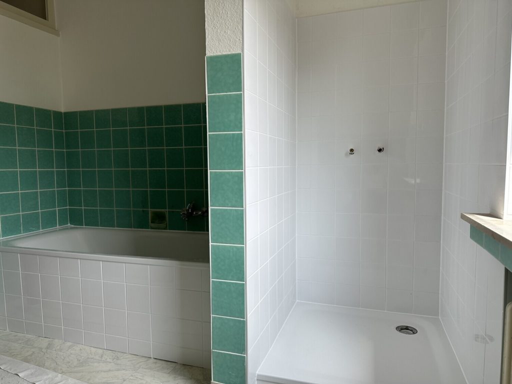 Immobilienangebot - Aachen / Beverau - Alle - Helle, bezugsfreie 3-Zimmer-Erdgeschosswohnung mit Loggia und Garage in Aachen Beverau!