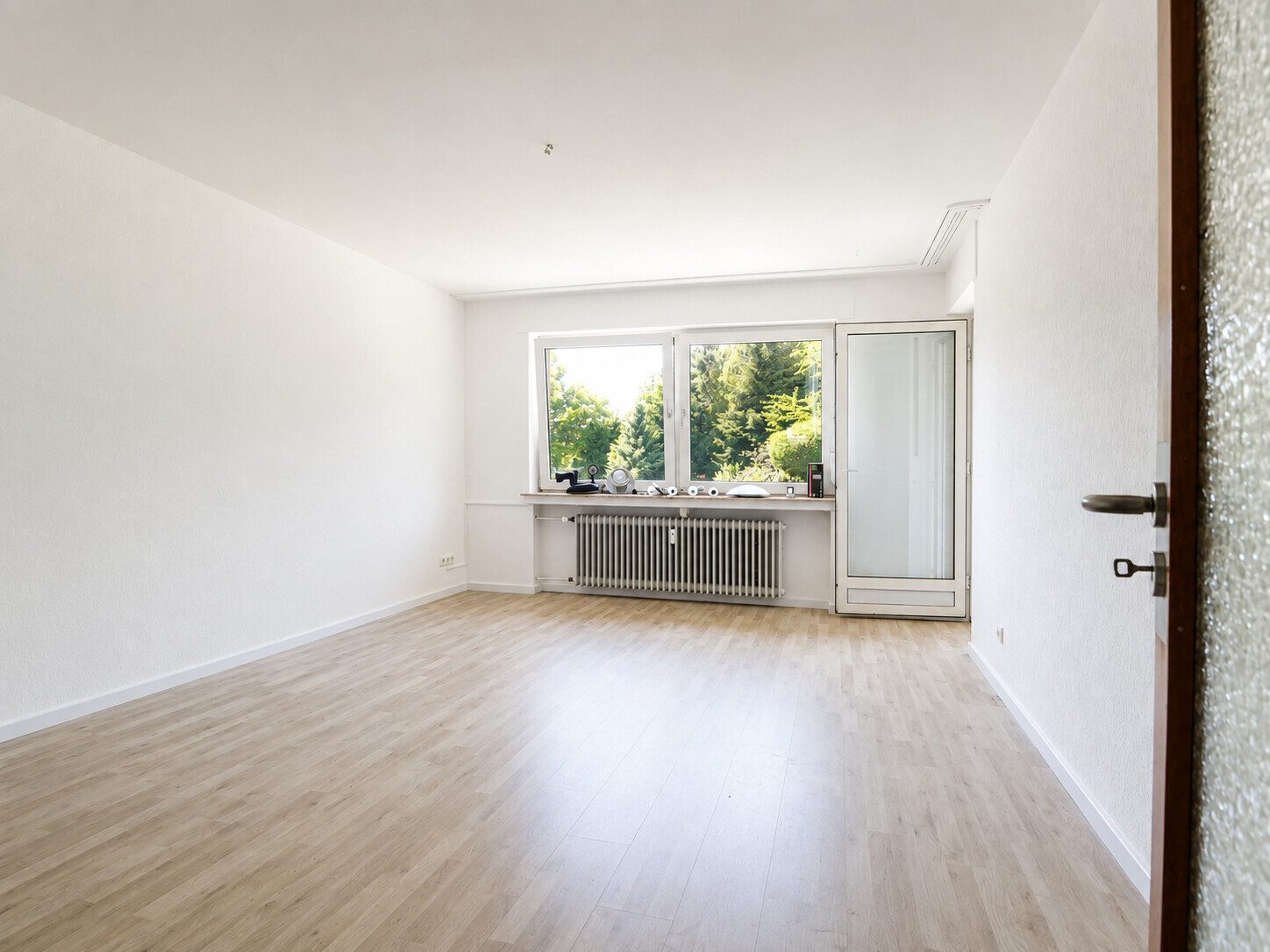 Immobilienangebot - Würselen - Alle - Bezugsfreie 3-Zimmer-Wohnung mit Loggia und 2 Garagen in gefragter Lage von Würselen!
