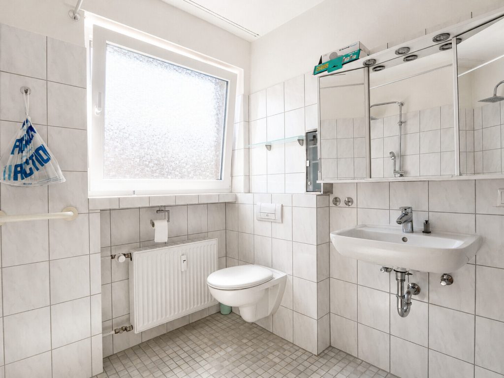 Immobilienangebot - Würselen - Alle - Bezugsfreie 3-Zimmer-Wohnung mit Loggia und 2 Garagen in gefragter Lage von Würselen!