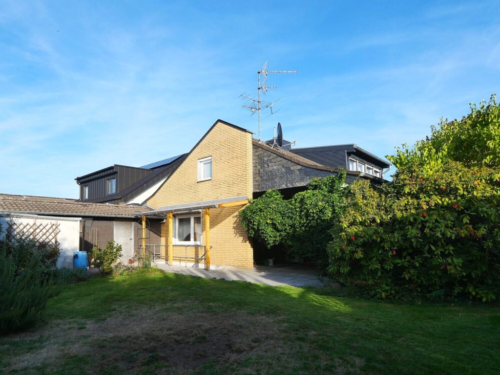 Immobilienangebot - Herzogenrath - Alle - Freistehendes, potenzialstarkes Einfamilienhaus mit Garten in beliebter Lage von Kohlscheid!