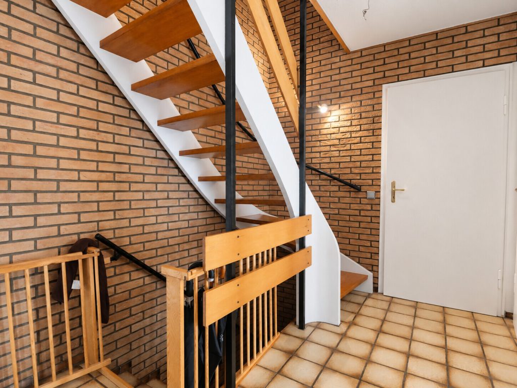 Immobilienangebot - Herzogenrath - Alle - Freistehendes, potenzialstarkes Einfamilienhaus mit Garten in beliebter Lage von Kohlscheid!