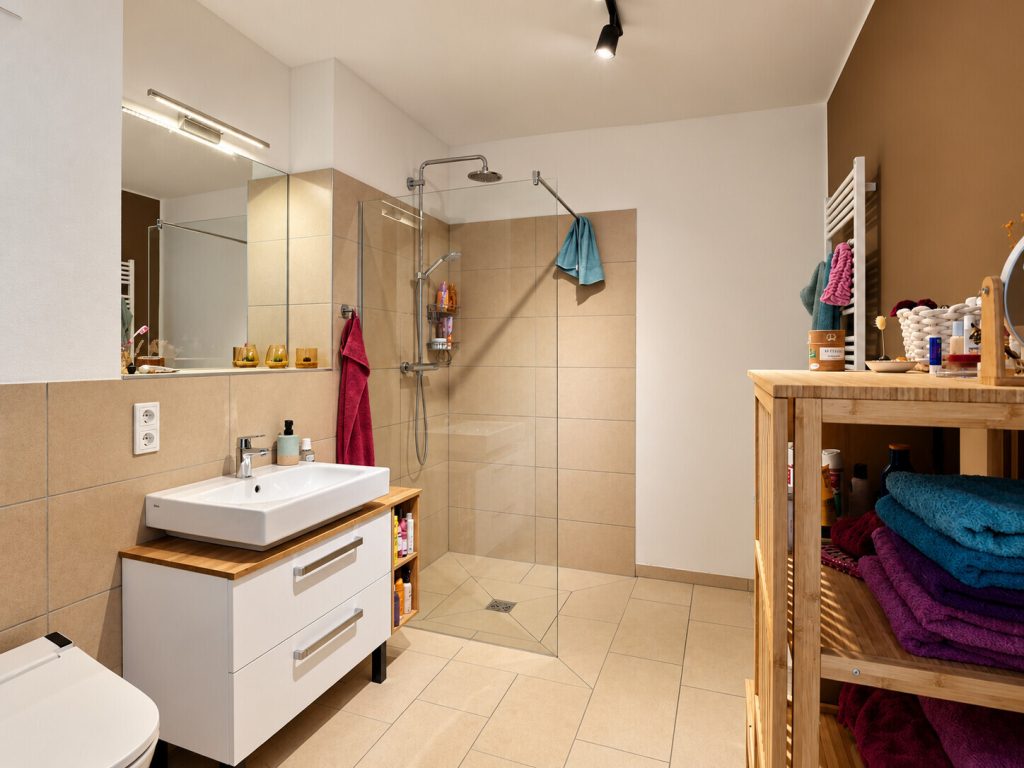 Immobilienangebot - Aachen - Alle - Moderne 3-Zimmer-Wohnung mit Balkon, Aufzug und Tiefgaragenstellplatz in Aachen!