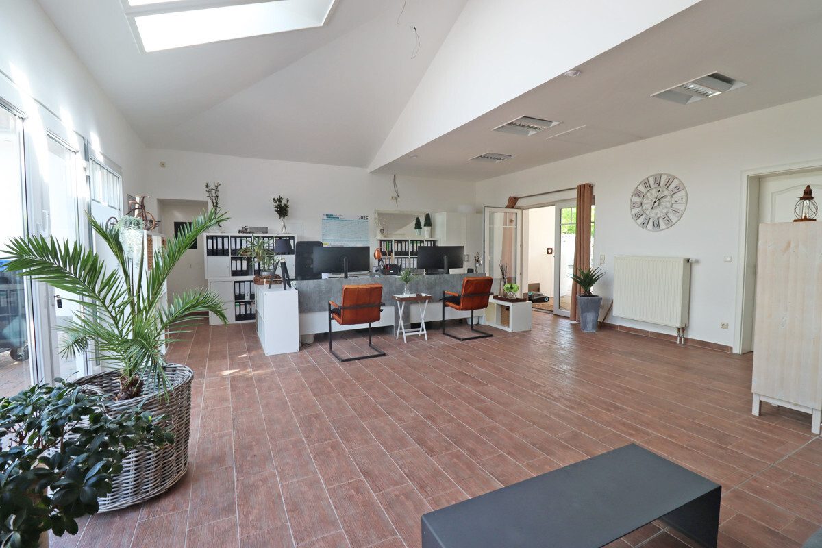 Immobilienangebot - Neustadt am Rübenberge - Alle - Exklusive Gewerbevilla für höchste Ansprüche in Neustadt am Rübenberge