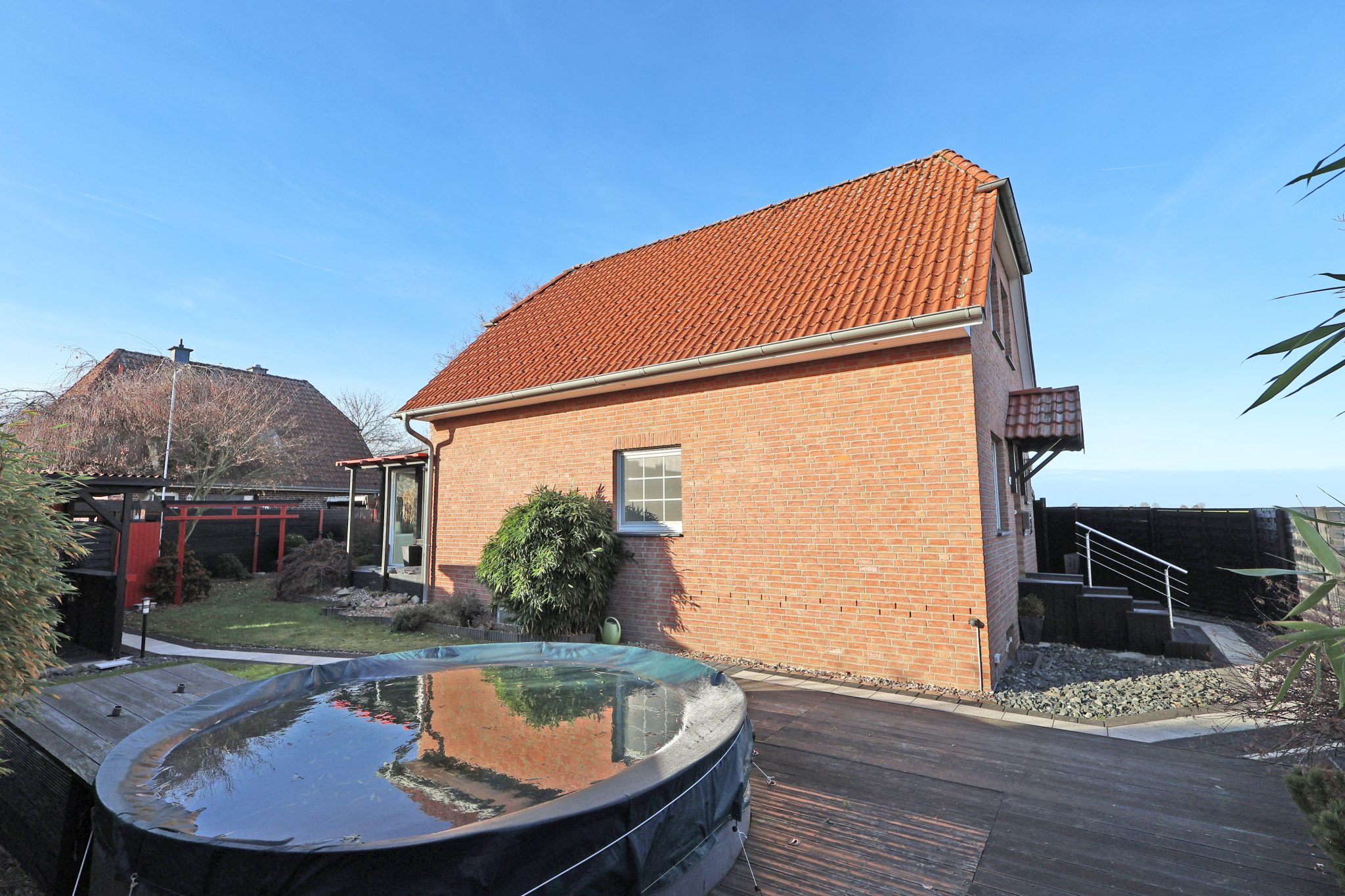 Immobilienangebot - Wunstorf - Alle - Verkauf gegen Gebot: Zentrumsnahes Wohnen in Feldrandlage