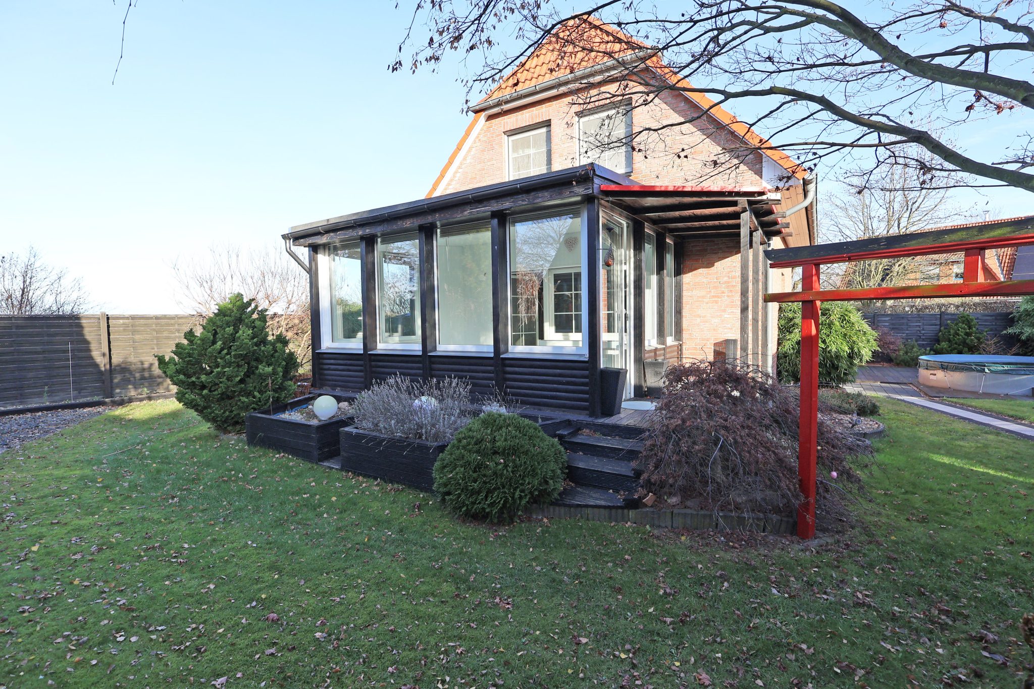 Immobilienangebot - Wunstorf - Alle - Verkauf gegen Gebot: Zentrumsnahes Wohnen in Feldrandlage