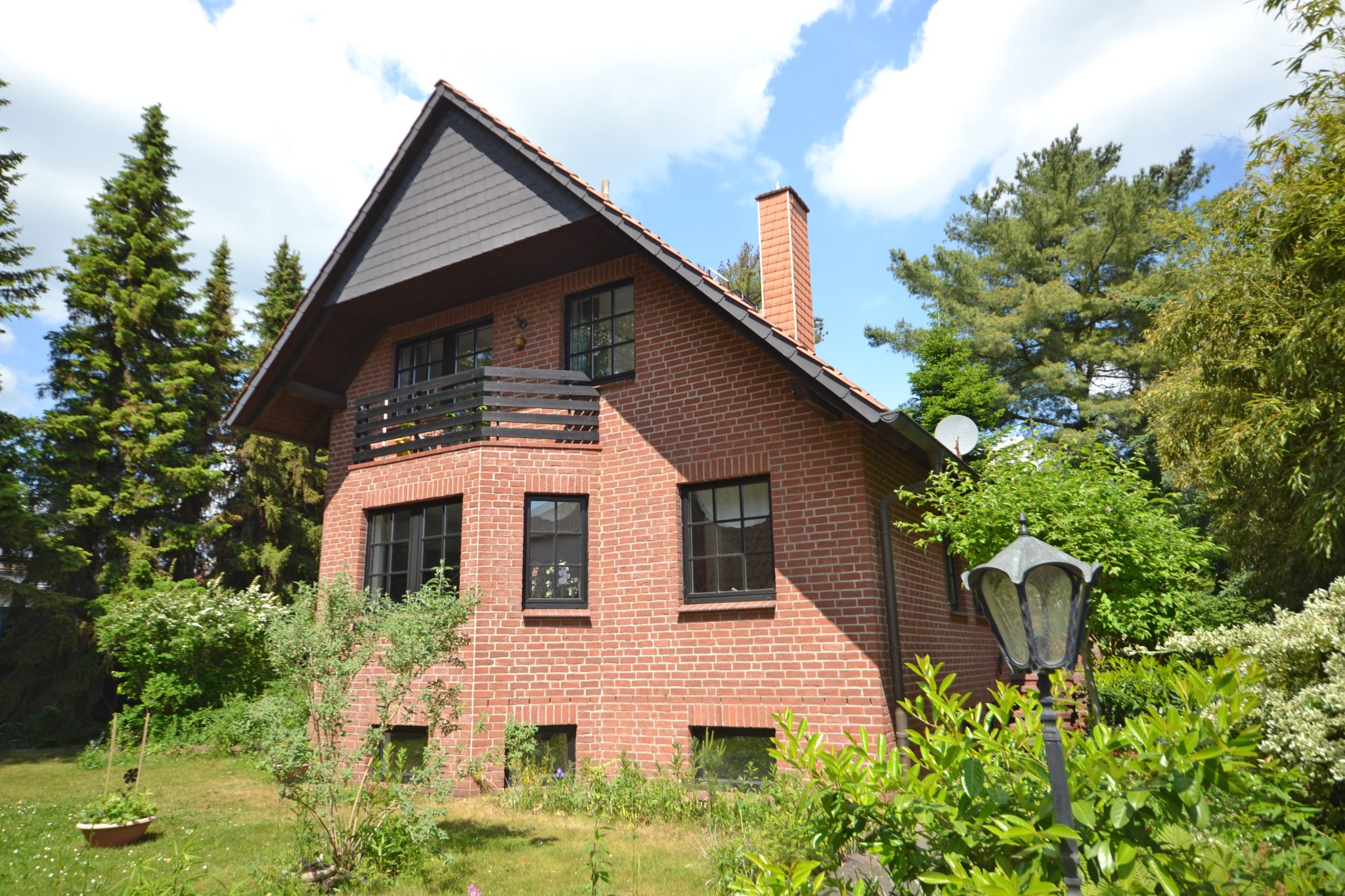 Immobilienangebot - Lehrte - Alle - Charmantes Einfamilienhaus mit Doppelgarage