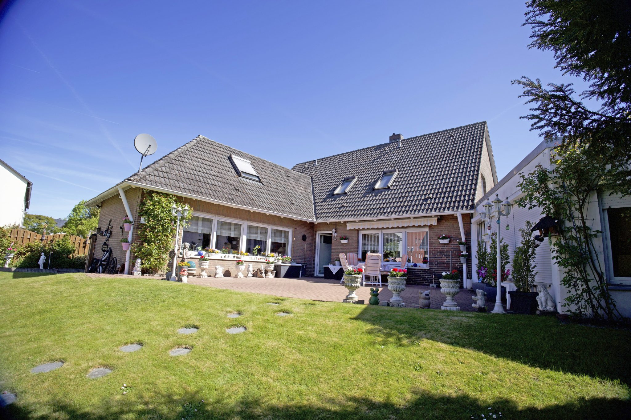 Immobilienangebot - Peine - Alle - Großzügiges Wohnen für gehobene Ansprüche in Peine-Vöhrum