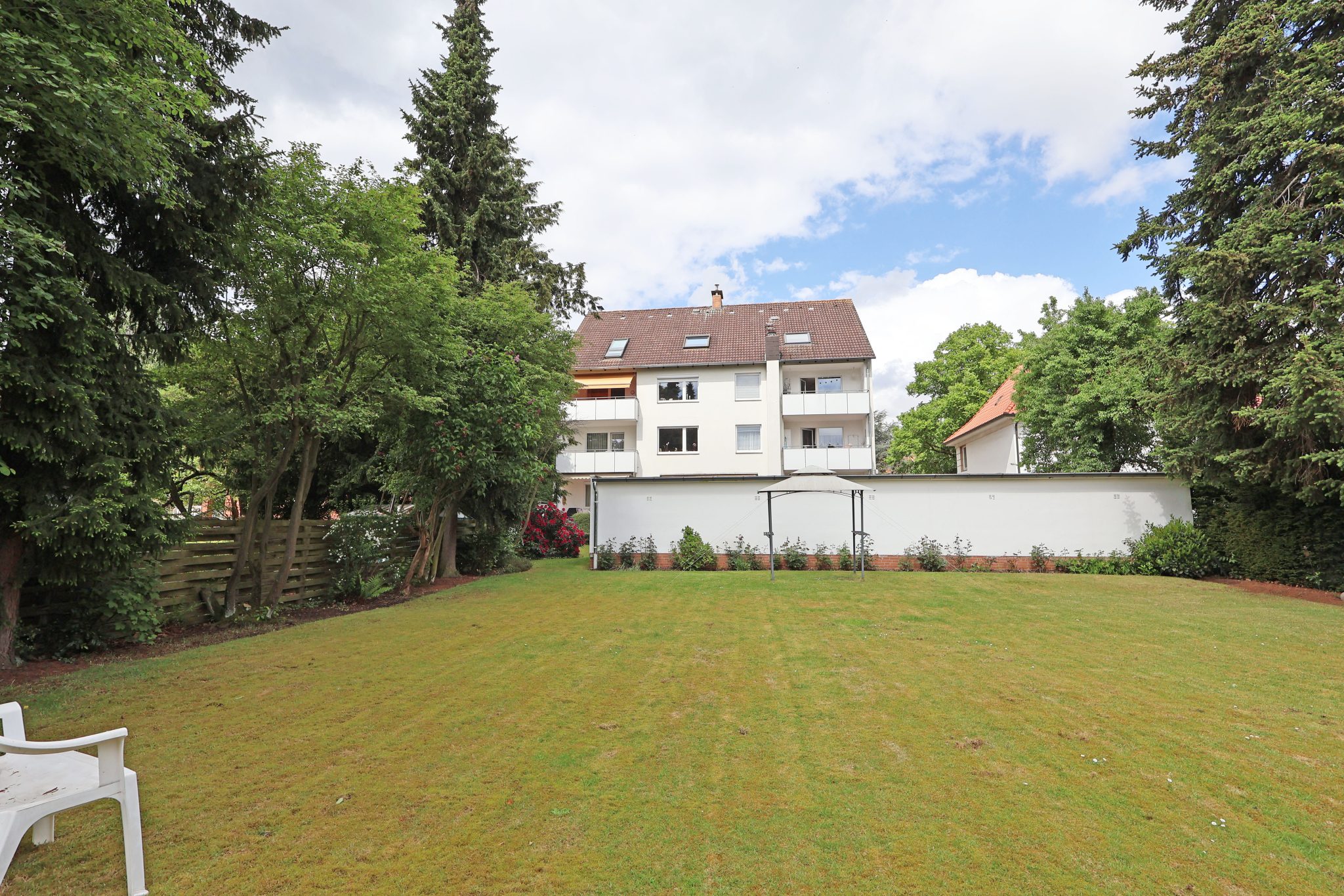 Immobilienangebot - Hannover - Alle - Nach WEG geteiltes Mehrfamilienhaus mit 7 Wohneinheiten in guter Lage von Hannover Ahlem